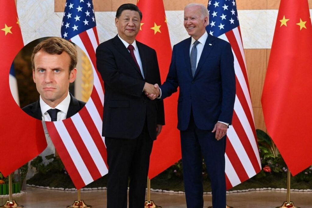 Xi Jinping et Joe Biden se serrant la main avec une image de Macron en arrière-plan