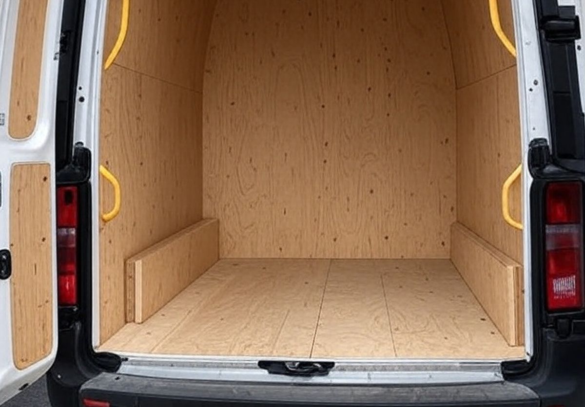 Comment faire un habillage bois pour son véhicule utilitaire